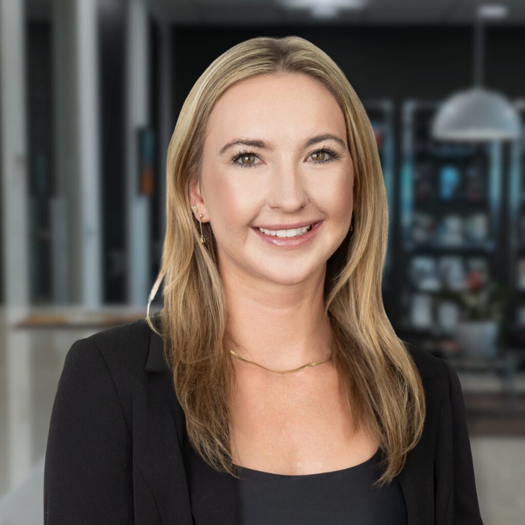 Caitlin Barron Headshot